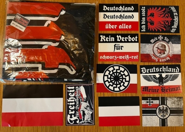 Aktivisten Paket - DEUTSCHLAND - 300 Stück + Fahne Brandenburg schwarz-weiß-rot Aktivisten Paket - DEUTSCHLAND - 300 Stück + Fahne Brandenburg schwarz-weiß-rot