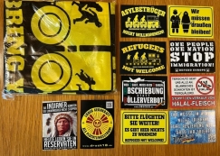 Aktivisten Paket - NOT WELCOME - 300 Stück + Fahne REFUGEES NOT WELCOME Aktivisten Paket - NOT WELCOME - 300 Stück + Fahne REFUGEES NOT WELCOME